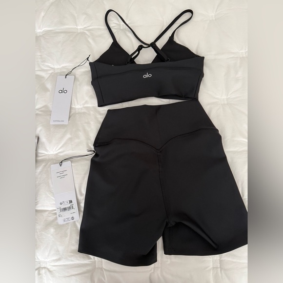 ALO Yoga Pants - Alo Yoga Set - Airlift Devine Bra XS and 5" Airlift Energy Short set XS Black